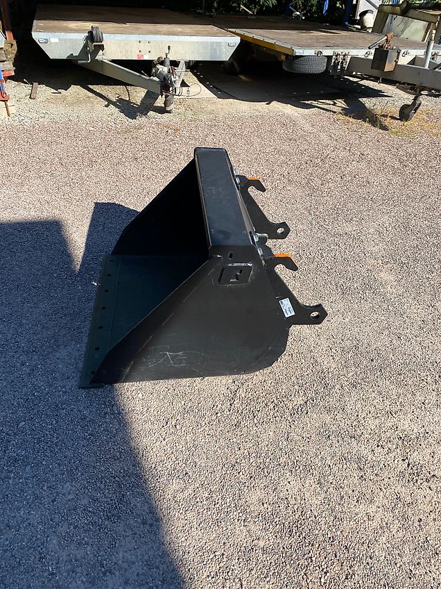 Giant Schaufel BOH M 16 von Alö/Quicke