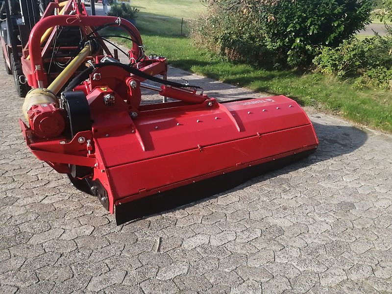 Tehnos Thenos Seitentmulcher Tehnos MB Profi LW220R Arbeitsbreite 220cm Gewicht 1042kg Seitenverschiebung 140cm 55 Grad in Gräben & 90 Grad für Wegeränder