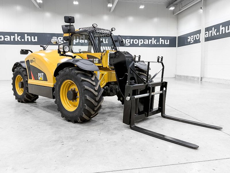 Caterpillar TH407C Agri 7,3 m, 3700 kg, air con, 150 liter pump, 126 hp CAT engine