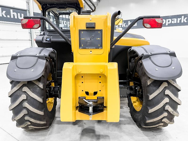 Caterpillar TH407C Agri 7,3 m, 3700 kg, air con, 150 liter pump, 126 hp CAT engine