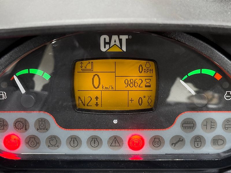 Caterpillar TH407C Agri 7,3 m, 3700 kg, air con, 150 liter pump, 126 hp CAT engine