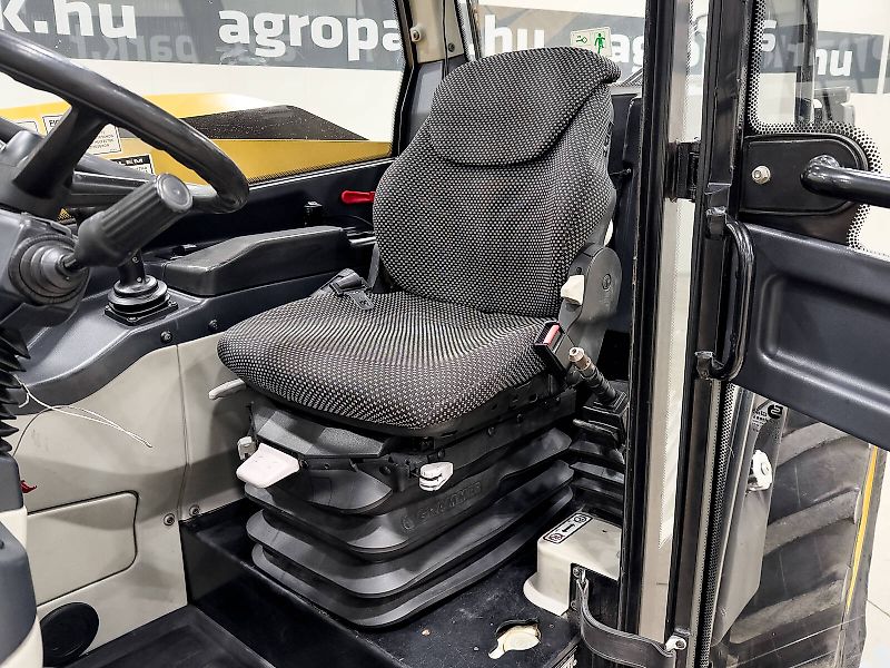 Caterpillar TH407C Agri 7,3 m, 3700 kg, air con, 150 liter pump, 126 hp CAT engine