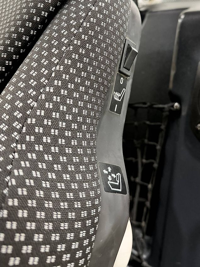 Caterpillar TH407C Agri 7,3 m, 3700 kg, air con, 150 liter pump, 126 hp CAT engine