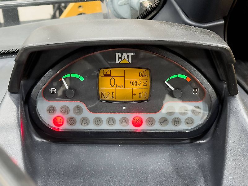 Caterpillar TH407C Agri 7,3 m, 3700 kg, air con, 150 liter pump, 126 hp CAT engine