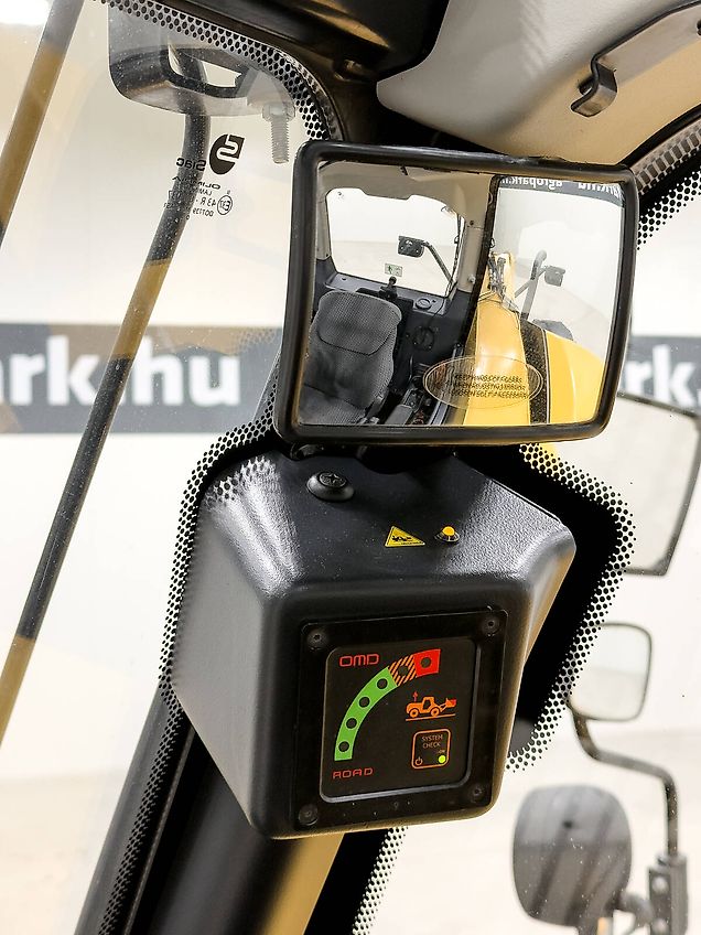 Caterpillar TH407C Agri 7,3 m, 3700 kg, air con, 150 liter pump, 126 hp CAT engine