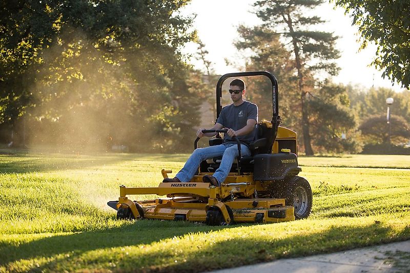 Hustler Z-Diesel 72&#34; Zero-Turn Aufsitzmäher