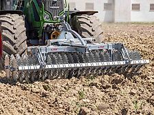 Fliegl Profiwalze 3,0m Frontpacker Lenkbock