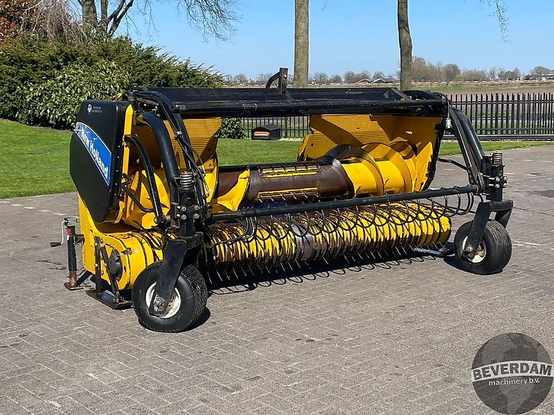 New Holland 273 pick up