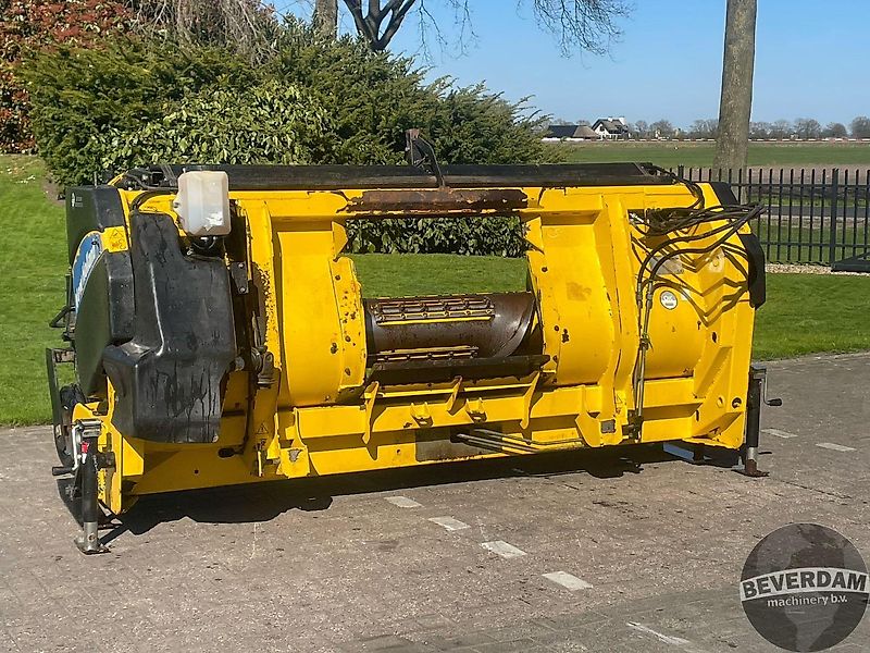 New Holland 273 pick up