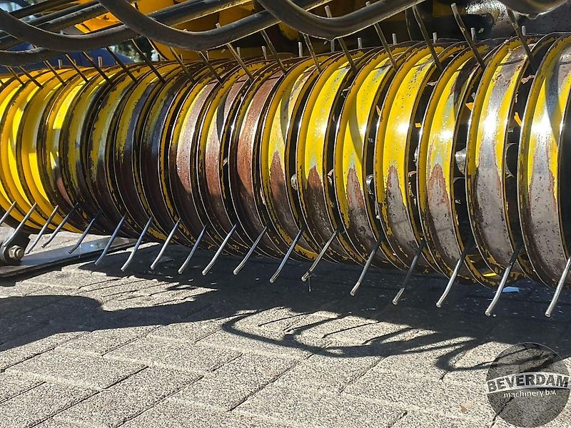 New Holland 273 pick up