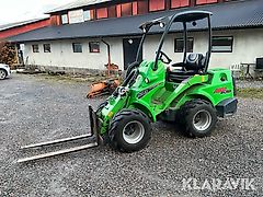 Redskapsbärare Avant 630 OptiDrive med 3st redskap