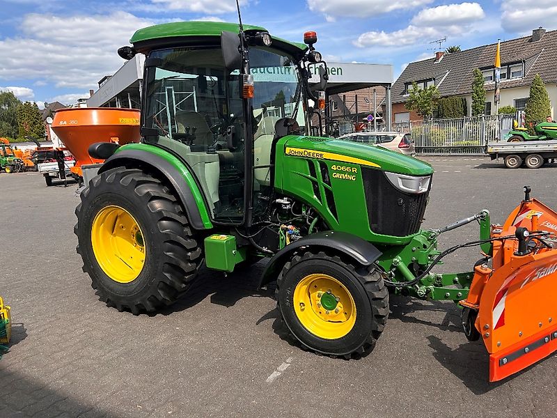 John Deere 4066R