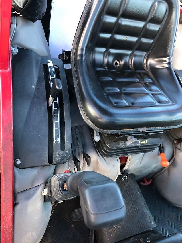 Shibaura Shibaura ST 330 HST Komunalschlepper Winterdienst Zubehör 28 km/h