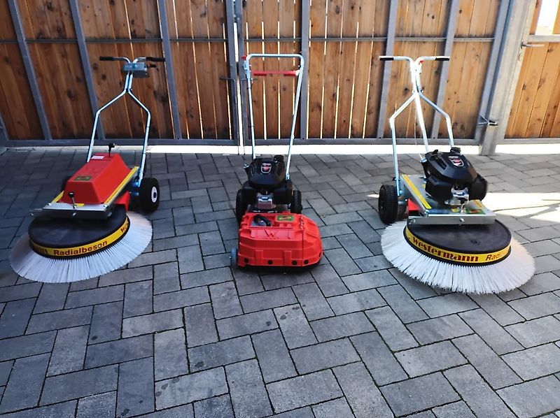 Westermann Radialbesen Kehrmaschine WR 870 Honda