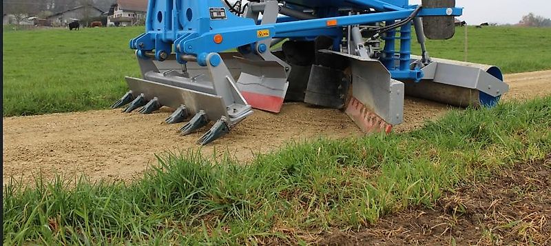 Planierschild V-förmig