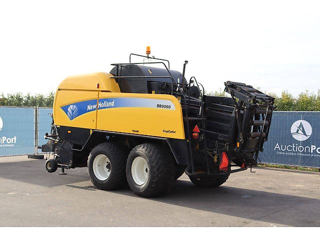 New Holland BB9060