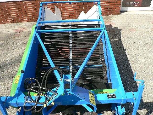 KRUKOWIAK  Zwiebel und Gemüseroder , mit Leistenschar   ( Sonderpreise-Abverkauf) Z 653/1; Mit durchgehende Rodeleiste ZWIEBELN, KNOBLAUCH,KARTOFFELN, ROTE BEETE USW.