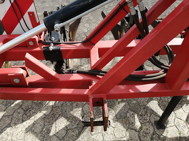 Grimme Zibo Dammformer Kartoffelhäufelgerät Kartoffelhäufler Kein 8 reihiger Grimme Dammformer mit 620 cm Rahmenbreite Reihenabstand bis 75 cm ideal zur Pflege mit den Häufelkörper zur Beikrautbehandlung hydr. Klappung 2 fach 4 reihig 6 reihig 8 reihig mit verst