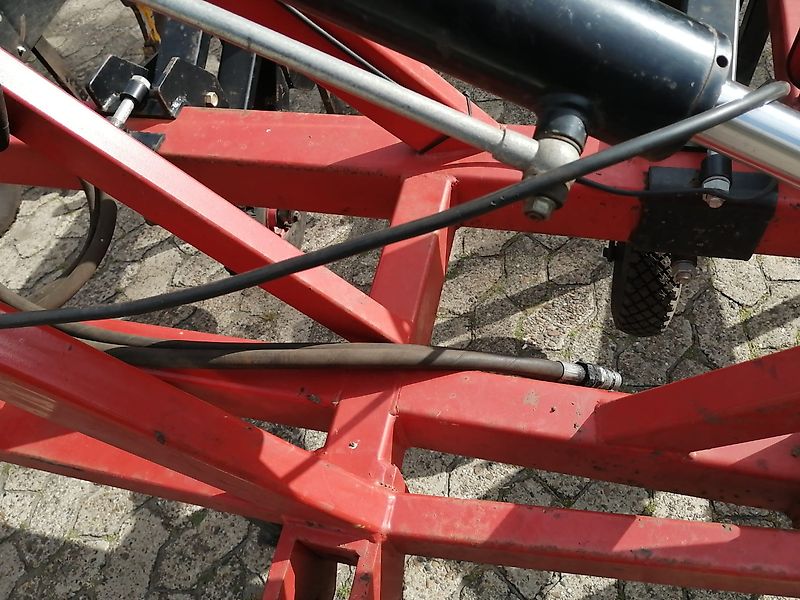 Grimme Zibo Dammformer Kartoffelhäufelgerät Kartoffelhäufler Kein 8 reihiger Grimme Dammformer mit 620 cm Rahmenbreite Reihenabstand bis 75 cm ideal zur Pflege mit den Häufelkörper zur Beikrautbehandlung hydr. Klappung 2 fach 4 reihig 6 reihig 8 reihig mit verst