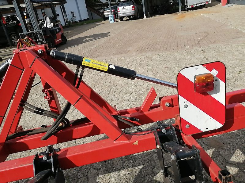 Grimme Zibo Dammformer Kartoffelhäufelgerät Kartoffelhäufler Kein 8 reihiger Grimme Dammformer mit 620 cm Rahmenbreite Reihenabstand bis 75 cm ideal zur Pflege mit den Häufelkörper zur Beikrautbehandlung hydr. Klappung 2 fach 4 reihig 6 reihig 8 reihig mit verst