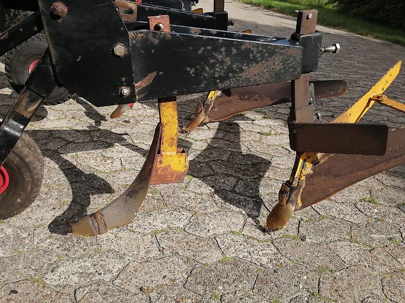 Grimme Zibo Dammformer Kartoffelhäufelgerät Kartoffelhäufler Kein 8 reihiger Grimme Dammformer mit 620 cm Rahmenbreite Reihenabstand bis 75 cm ideal zur Pflege mit den Häufelkörper zur Beikrautbehandlung hydr. Klappung 2 fach 4 reihig 6 reihig 8 reihig mit verst