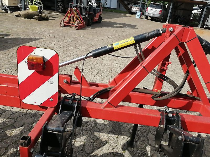 Grimme Zibo Dammformer Kartoffelhäufelgerät Kartoffelhäufler Kein 8 reihiger Grimme Dammformer mit 620 cm Rahmenbreite Reihenabstand bis 75 cm ideal zur Pflege mit den Häufelkörper zur Beikrautbehandlung hydr. Klappung 2 fach 4 reihig 6 reihig 8 reihig mit verst