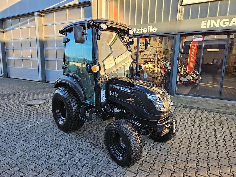 Solis 26 9+9 Panther, mit Kabine und Rasenbereifung Vorführmaschi