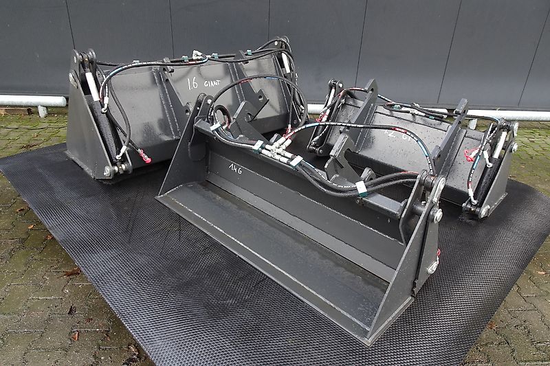 Hofstede 4 in 1 bak kiep schep opschep bak met model Giant of Weidemann aankoppeling