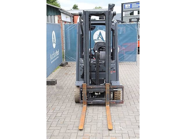 Linde E14-02