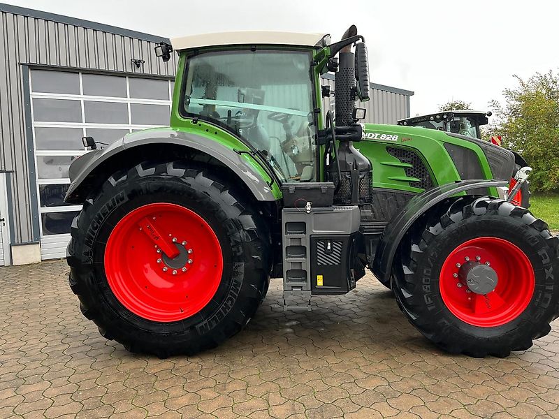 Fendt 828 Vario S4 ProfiPlus