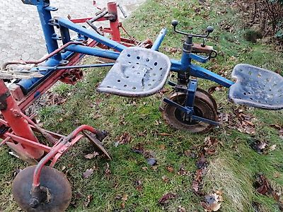 Grimme Rau Legeggerät 2 Reihig 160cm Rahmenbreite mit 2 Bestückersitzen sowie Hecksteuerung als Hackgerät Ideal zum Knollenlegen mit Dammformer oder alles was in die Erde abgelegt werden mußKein Grimme Kartoffellegegegerät