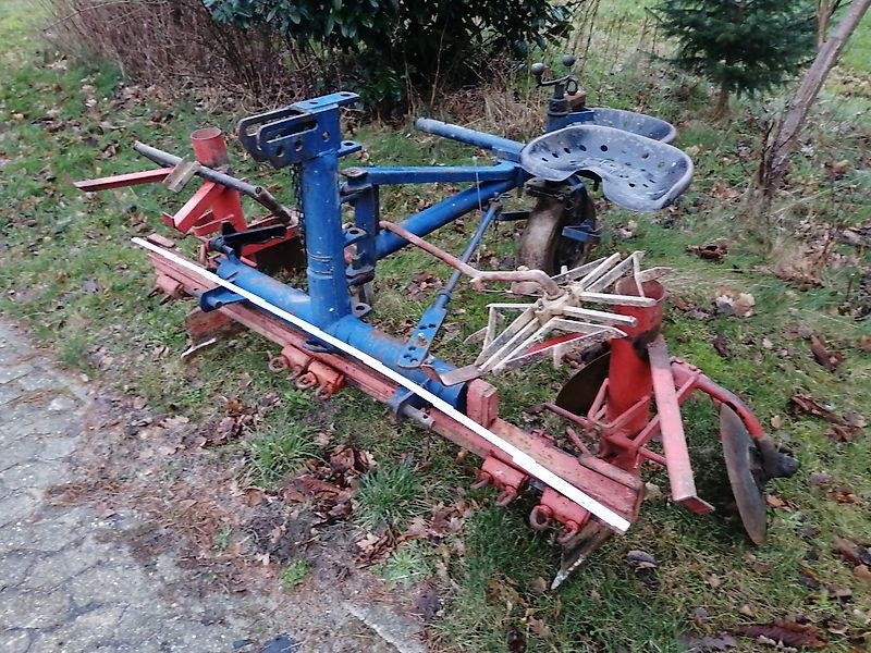 Grimme Rau Legeggerät 2 Reihig 160cm Rahmenbreite mit 2 Bestückersitzen sowie Hecksteuerung als Hackgerät Ideal zum Knollenlegen mit Dammformer oder alles was in die Erde abgelegt werden mußKein Grimme Kartoffellegegegerät