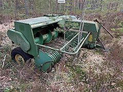 John Deere 332 Firkantpresse