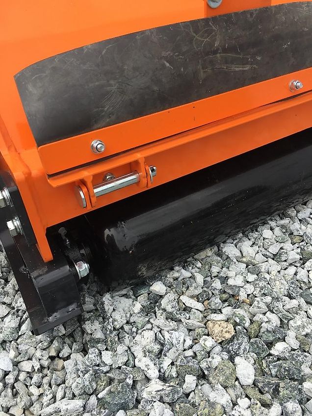 TALEX BÖSCHUNGSMULCHER LEOPARD RB 1,80 hintenseitlich Auslegelmulcher