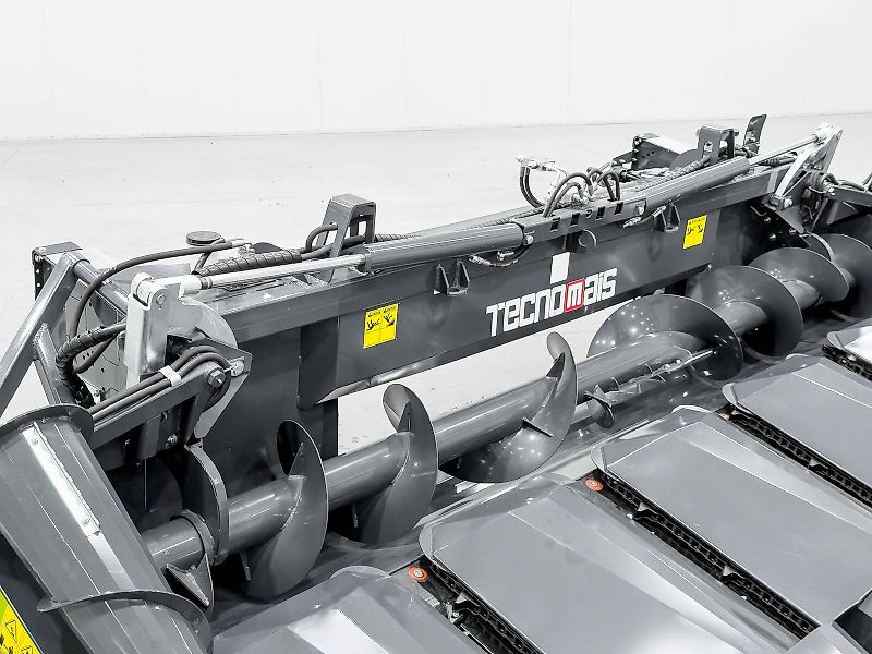 Tecnomais TMRP2 6R-F corn header, 6 row, foldable, 75 cm, for John Deere W and T combines, chopper, stalk crushers