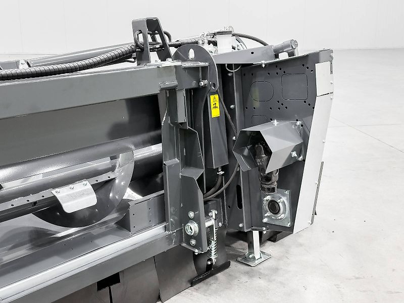 Tecnomais TMRP2 6R-F corn header, 6 row, foldable, 75 cm, for John Deere W and T combines, chopper, stalk crushers