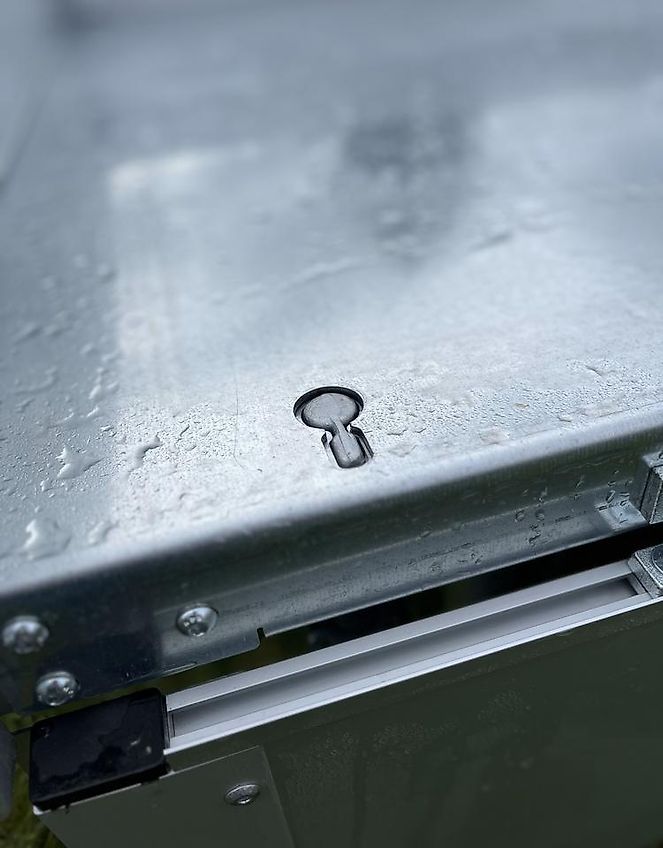 Unsinn Dreiseitenkipper UDK 3620-35-14 E-Pumpe Kipper 3500 kg