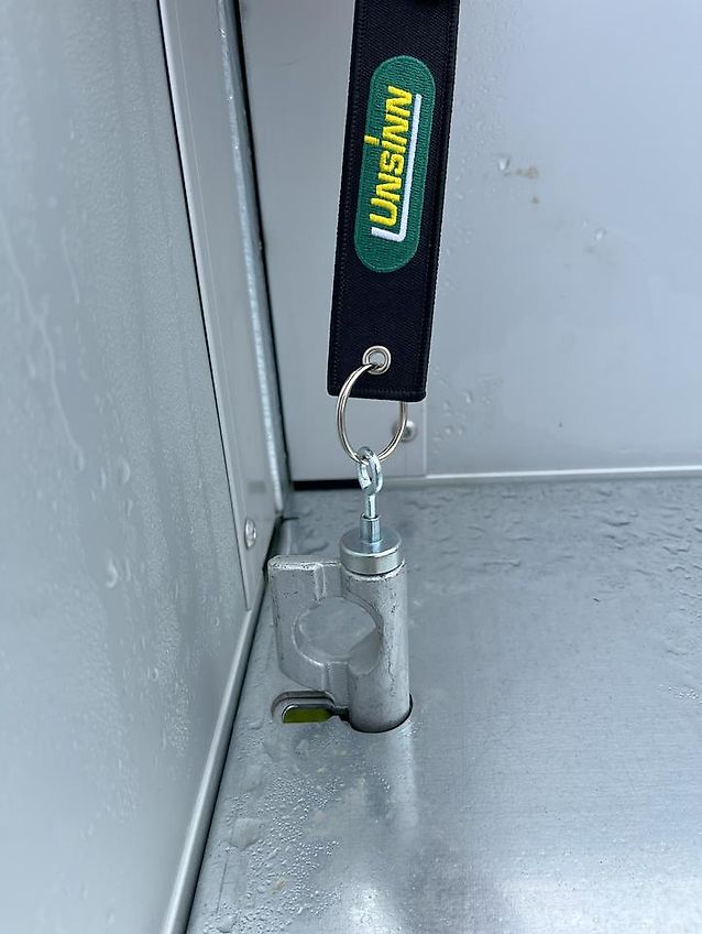 Unsinn Dreiseitenkipper UDK 3620-35-14 E-Pumpe Kipper 3500 kg