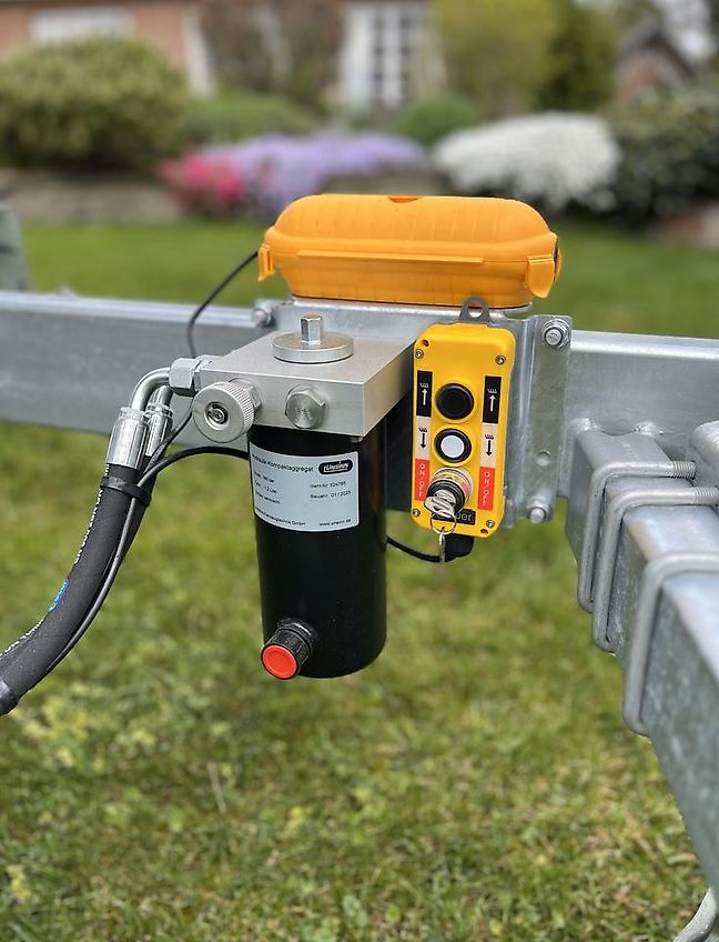 Unsinn Dreiseitenkipper UDK 3620-35-14 E-Pumpe Kipper 3500 kg