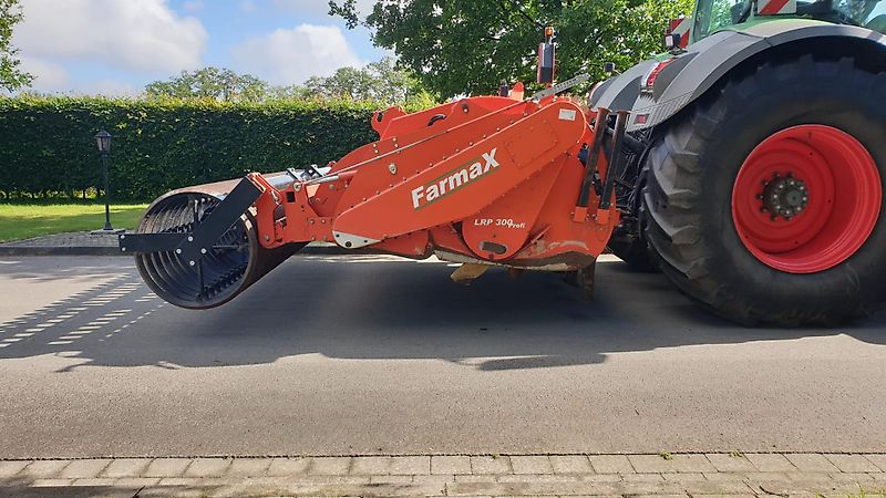 FarmaX Farmax LRP Profi 300 300cm Arbeitsbreite 55cm Arbeitstiefe Mit Hydraulischer Arbeitstifeneinstellung 5Grubberstile 100% Pakerwalze 80cm Durchmesseer Kampfgewicht 1700kg Fremdörpersicherun über Nockenschaltkupplung Nockenringwalze 80cm