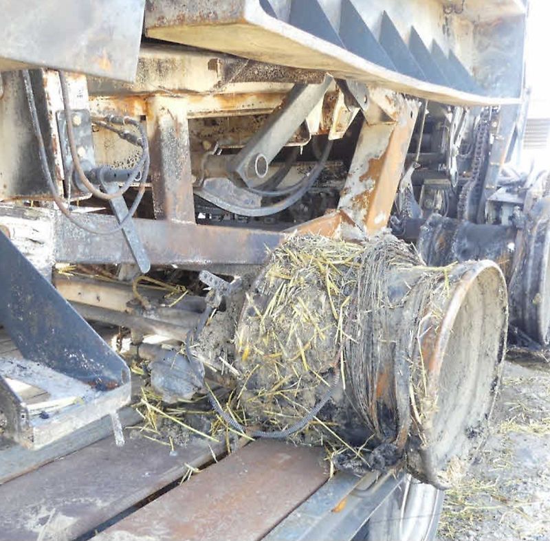 New Holland BB 1270 Brandschaden. Standort Nähe Münster