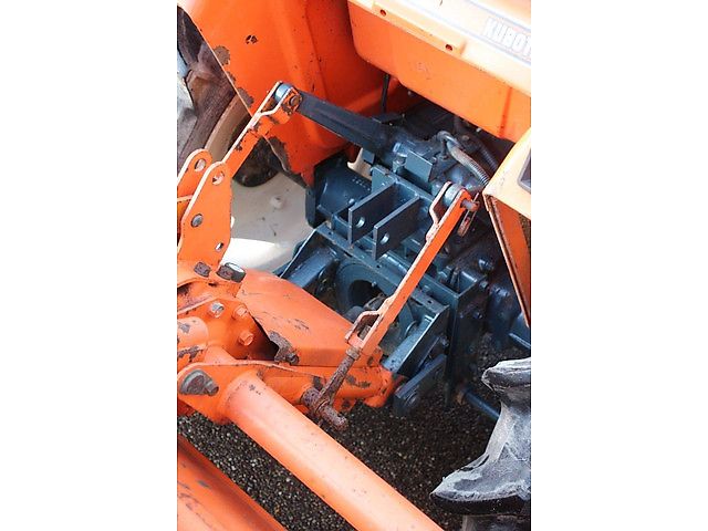 Kubota B1-17 Bulltra